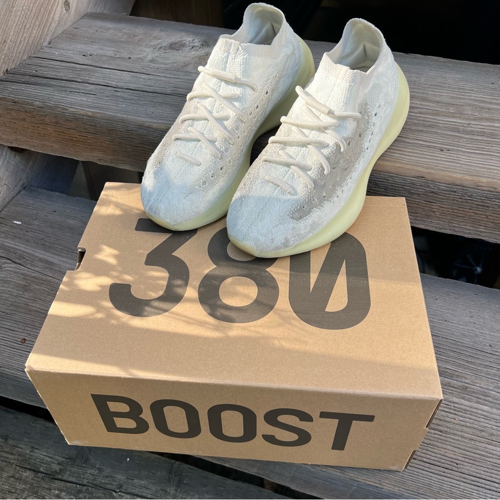 Adidas | Yeezy Boost 380